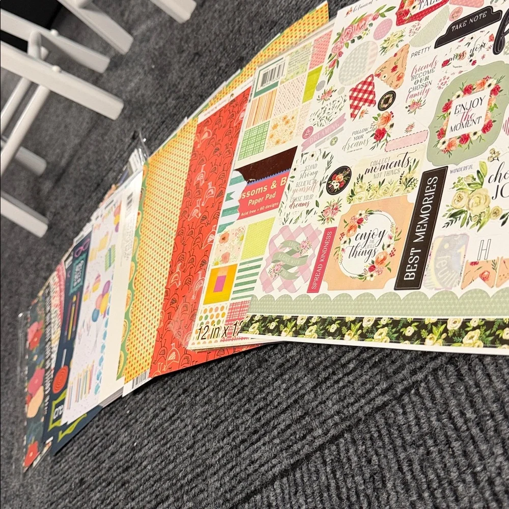 Cricut Joy machine with carry case and bundle of accessories. - Picture 9 of 17